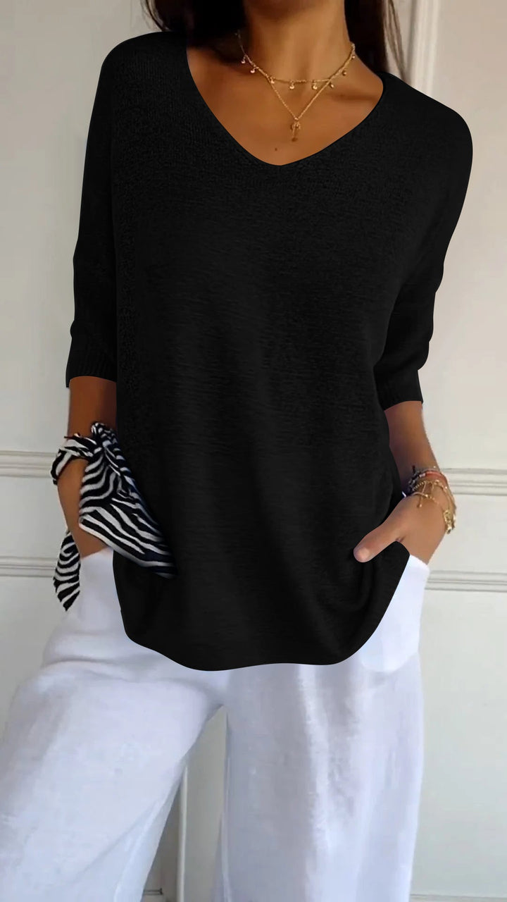 Suzie | Timeless V-Neck Top