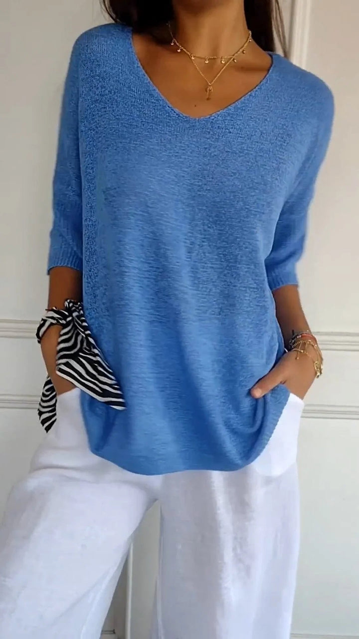 Suzie | Timeless V-Neck Top