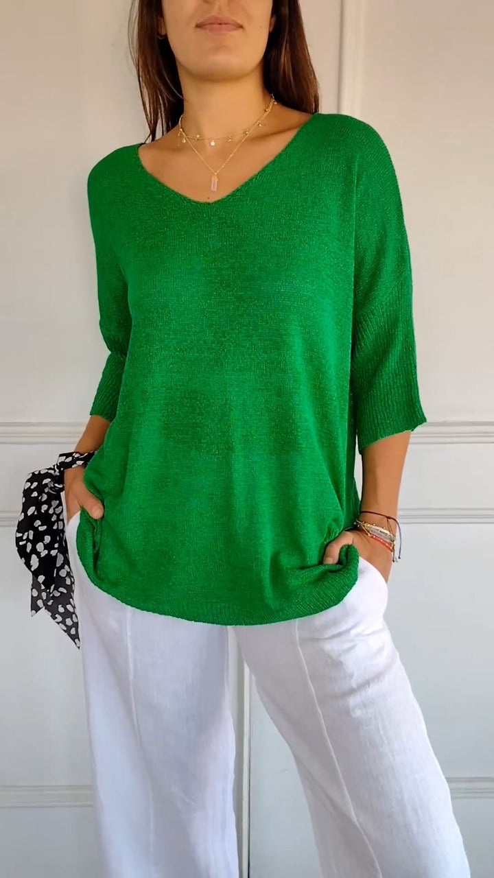 Suzie | Timeless V-Neck Top
