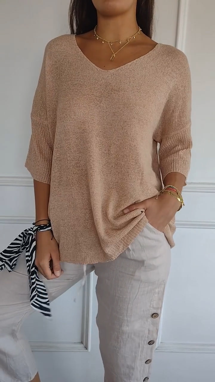 Suzie | Timeless V-Neck Top