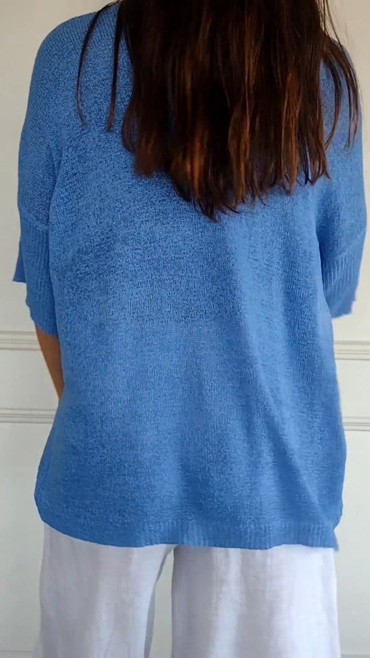 Suzie | Timeless V-Neck Top