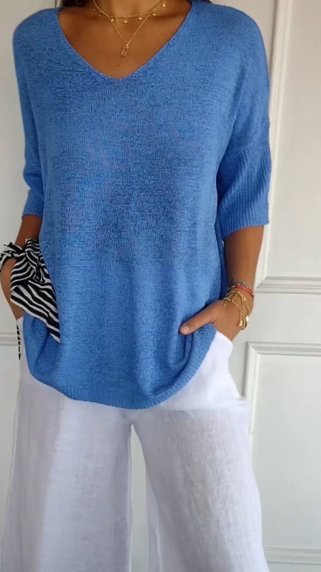 Suzie | Timeless V-Neck Top